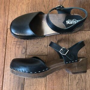 Size 41 black Sandgrens